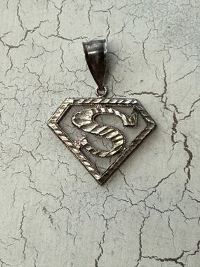 Vintage 925 Sterling Silver Superman Pendant Necklace